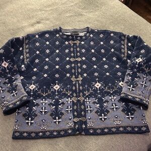 Vintage Skyr 73% Wool/27%Acrylic Patterned Blue Cardigan Sweater